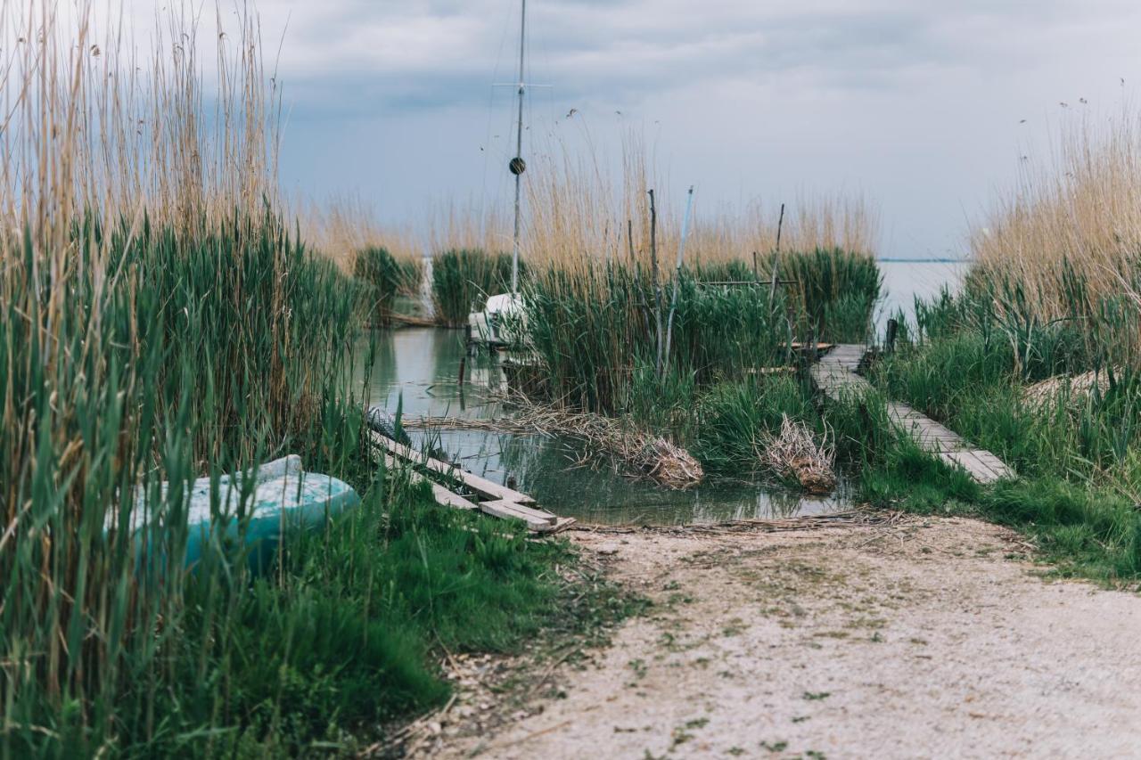 BadacsonyörsCsonakos Haz / The Boat House别墅 外观 照片